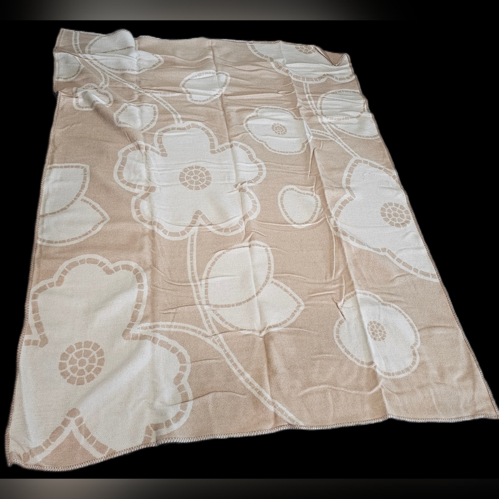 Wynn Resorts Hotel Floral Beige and Light Brown Throw Blanket